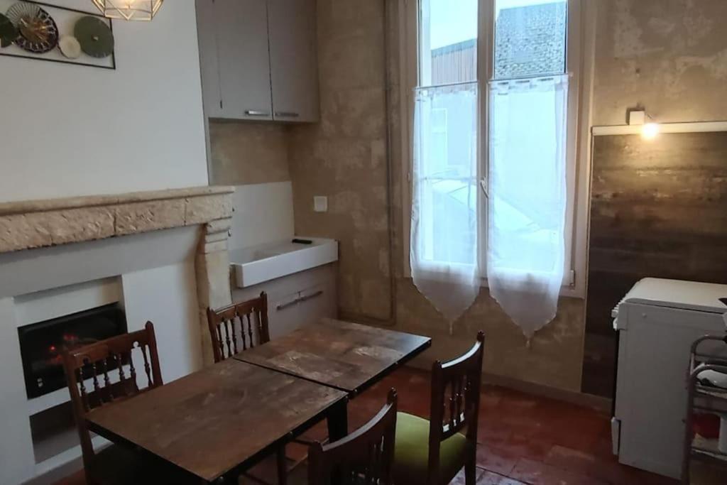 Appartement Rez De Jardin La Chartre-sur-le-Loir Kültér fotó